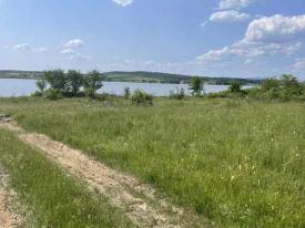 2 га біля озера в с. Пістрялово